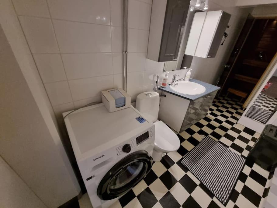 Valoisa Huoneisto Jossa Erinomaiset Vuoteet. Mikkeli Exterior foto