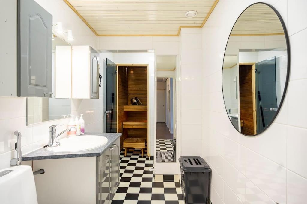 Valoisa Huoneisto Jossa Erinomaiset Vuoteet. Mikkeli Exterior foto